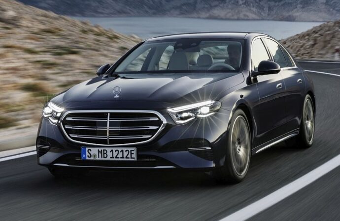 Yeni Mercedes-Benz E-Serisi dijital lükse yeni bir boyut getiriyor