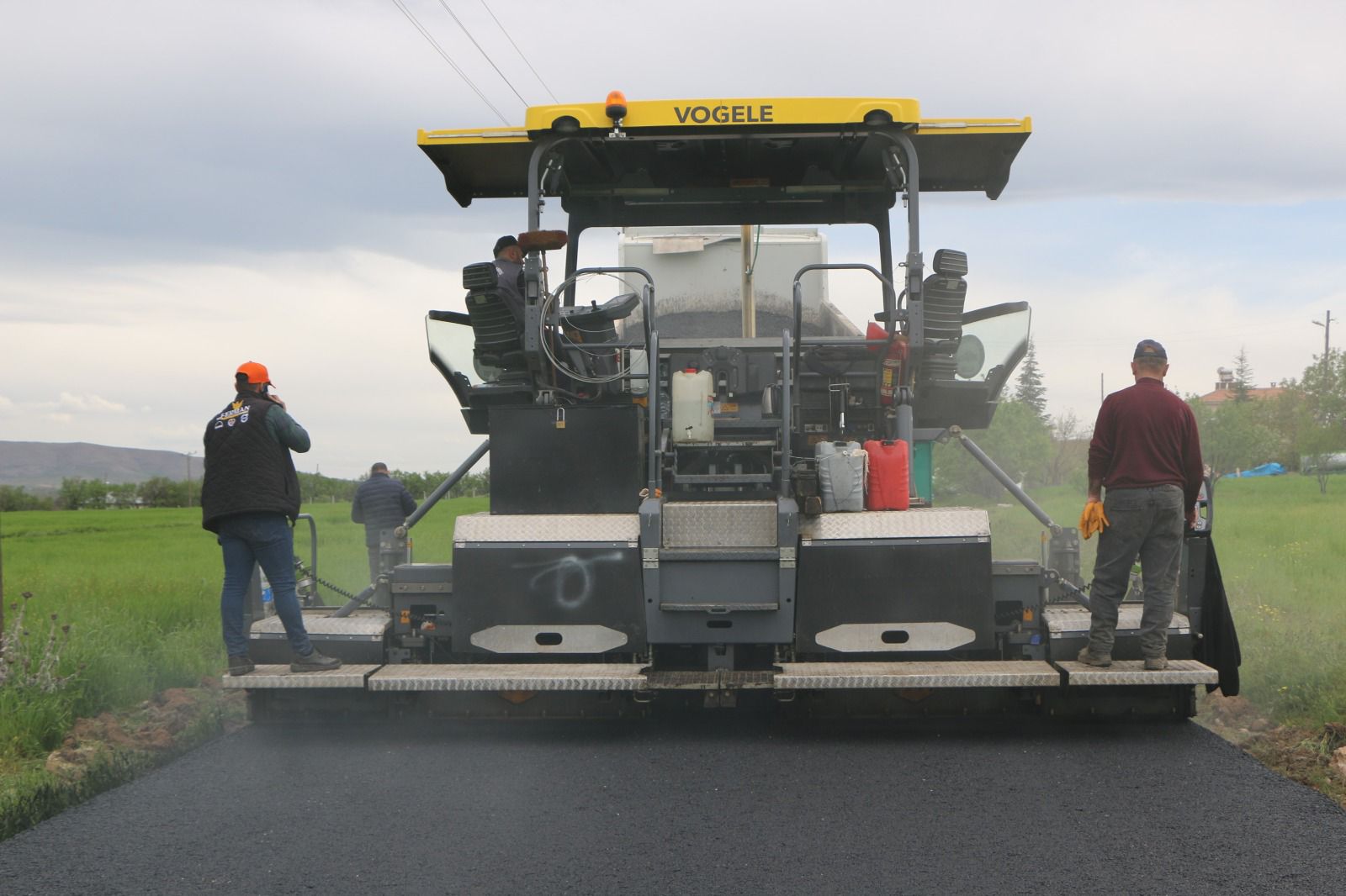 İL ÖZEL İDARESİ ASFALTLAMA ÇALIŞMALARINI BAŞLATTI