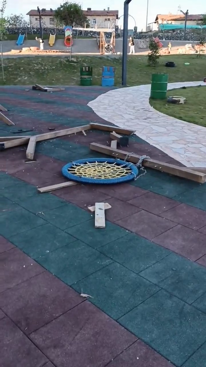 Başkan Şerifoğulları’ndan Tepki: “Ne Yaptı Bu Park Size?”