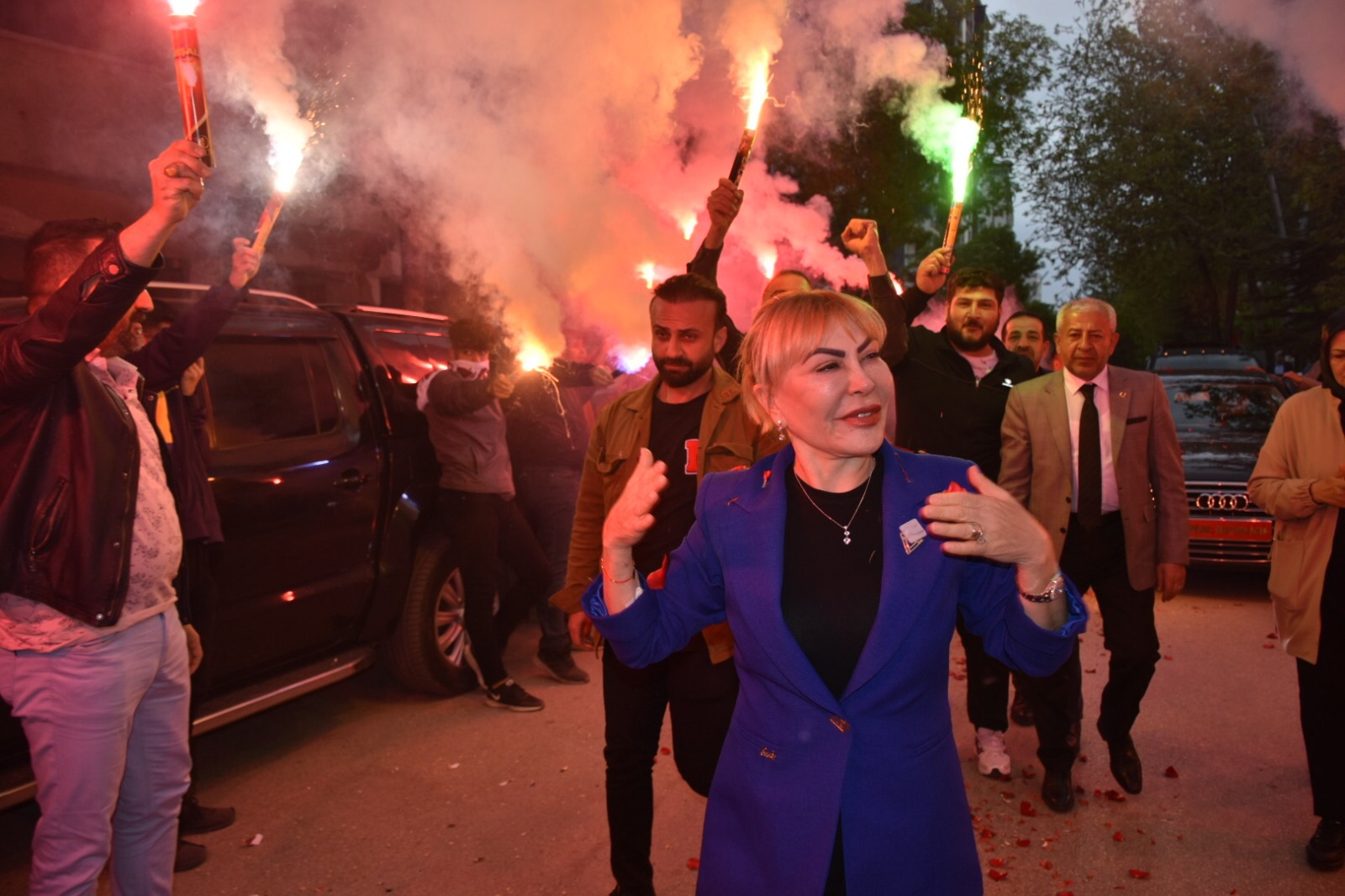 PROF. DR. YASEMİN AÇIK “BENİ ÖYLE BİR OYLA GÖNDERİNKİ ELAZIĞ’IN İSTEKLERİNE KİMSE SESSİZ KALAMASIN”