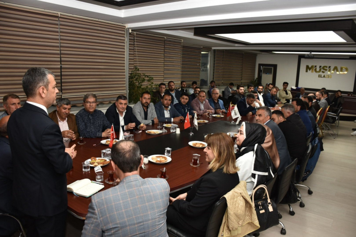 AK Parti Milletvekili adayları seçim çalışmalarını sürdürüyor