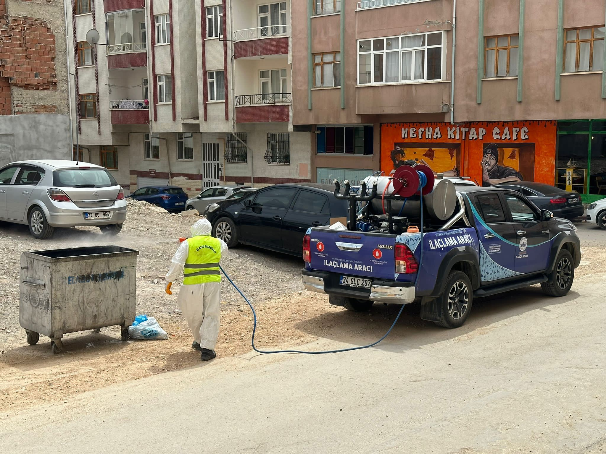 Elazığ Belediyesi İlaçlama Çalışmalarına Başladı