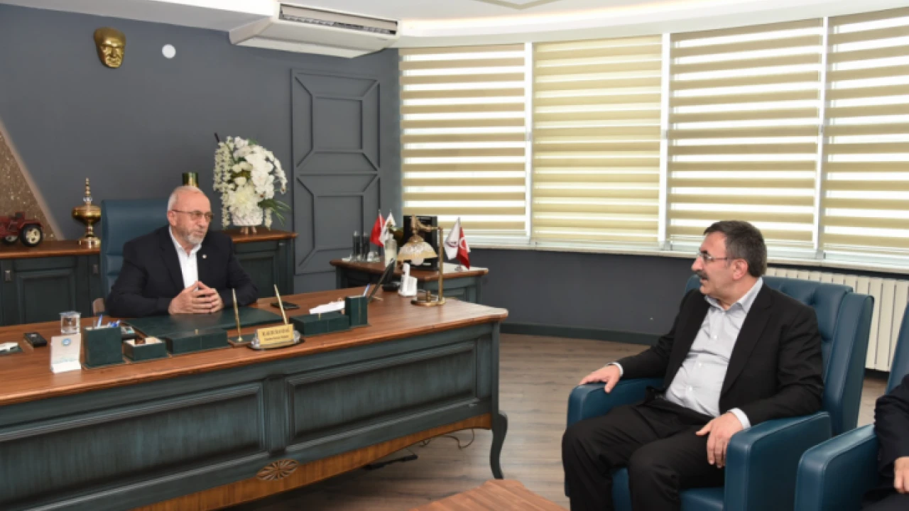 Cevdet Yılmaz, ETSO ve Ticaret Borsası’nı ziyaret etti 