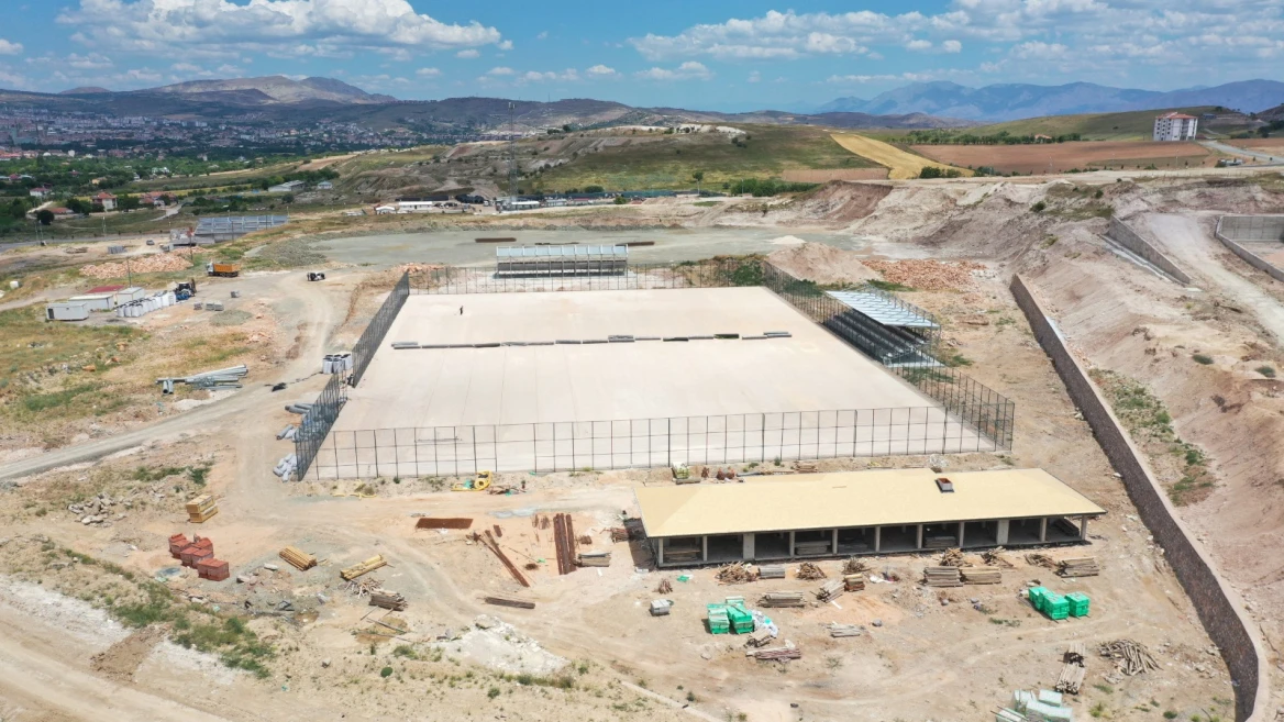 YENİ SPOR VE YAŞAM KOMPLEKSİ İNŞAATI HIZLA İLERLİYOR
