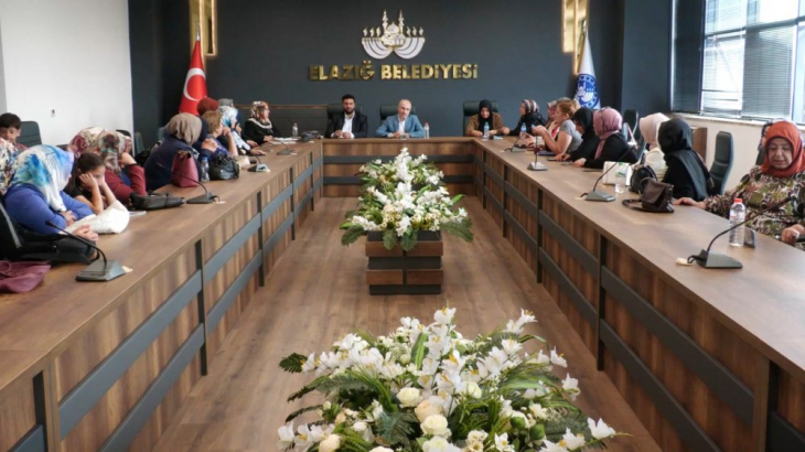 Kırmızı Montlular Derneği’nden Girişimci Kadınlar için toplantı 