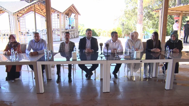 AK Parti teşkilatı engelli bireyler ile bir araya geldi 