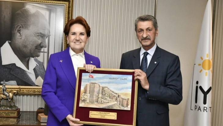Akşener, İYİ Parti İl Başkanı Yaşar ile bir araya geldi