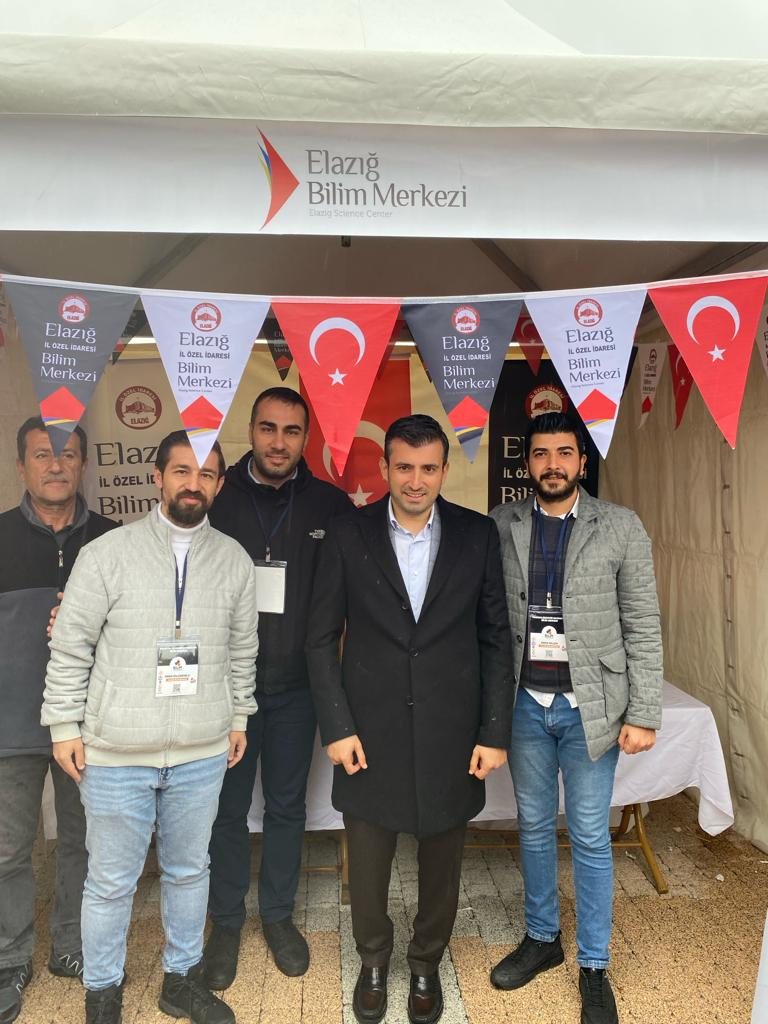Bakan KACIR ile Selçuk BAYRAKTAR’dan Trabzon’da İl Özel İdaresi Bilim Merkezi Standına Ziyaret