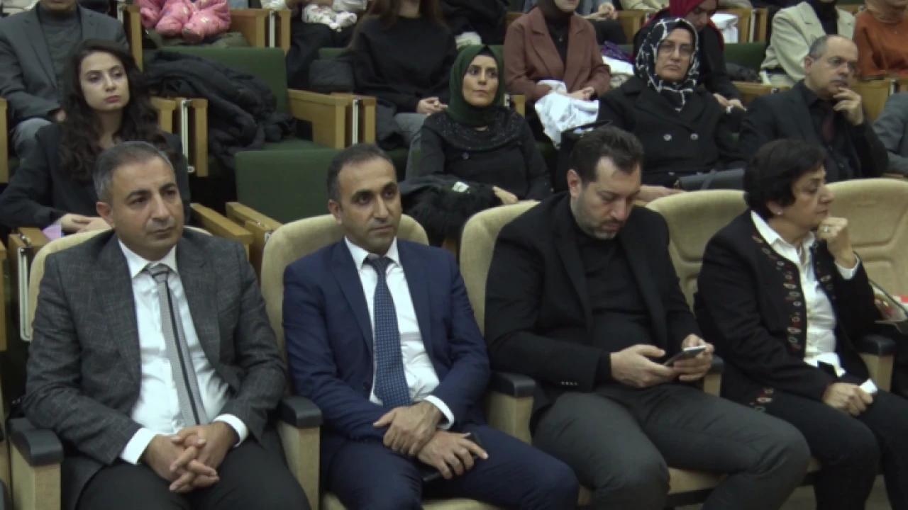 Elazığ’da Öğretmen Adayları ‘Beyaz Önlükleri’ giydi 