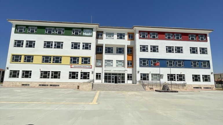 1 Nisan’da Okullar Tatil Edildi