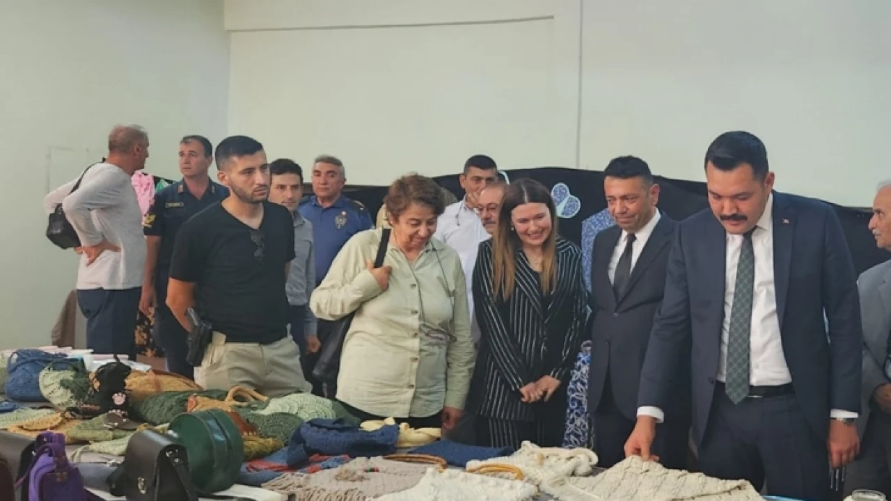 Ağın Halk Eğitimi Merkezi’nden yıl sonu sergisi