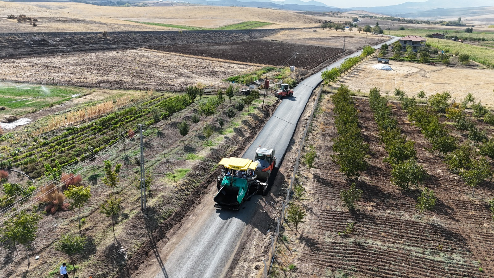 Elazığ İl Özel İdaresi Sivrice’deki Yol Çalışmalarına Devam Ediyor