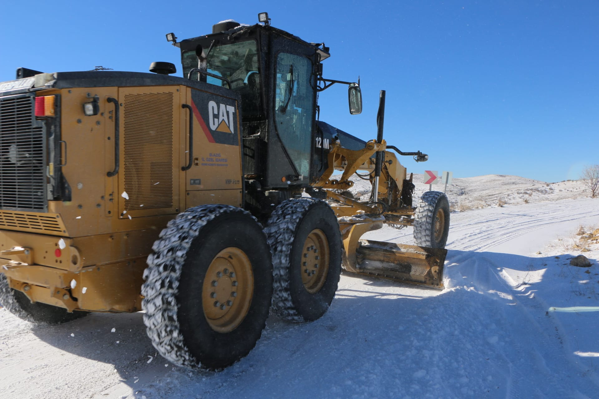 İl Özel İdaresi Ekipleri’nden Karla Mücadele Çalışması