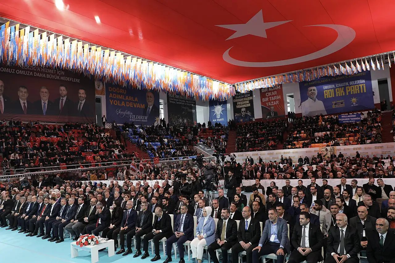 Ak Parti Elazığ 8. Olağan İl Kongresi yapıldı, yönetimde kimler yer aldı