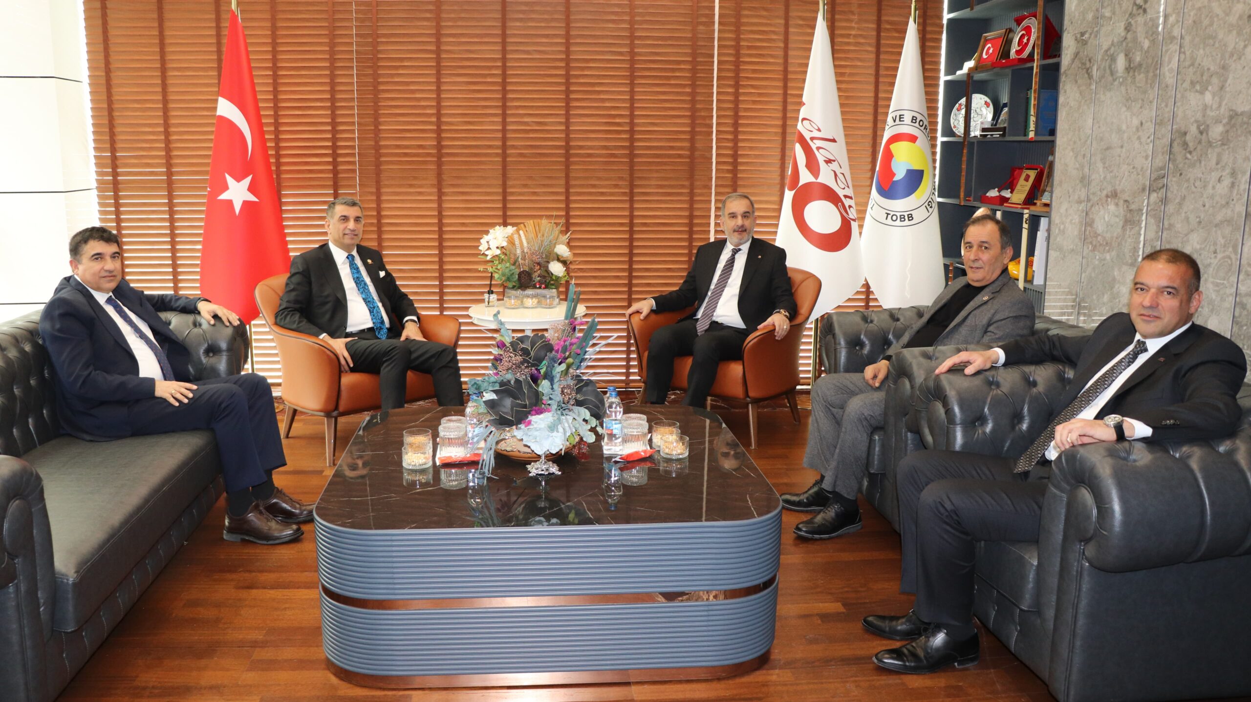 CHP MİLLETVEKİLİ EROL:“ŞEHRE DUYARLILIĞI SEBEBİYLE İDRİS BAŞKANIMIZA TEŞEKKÜR EDİYORUM”