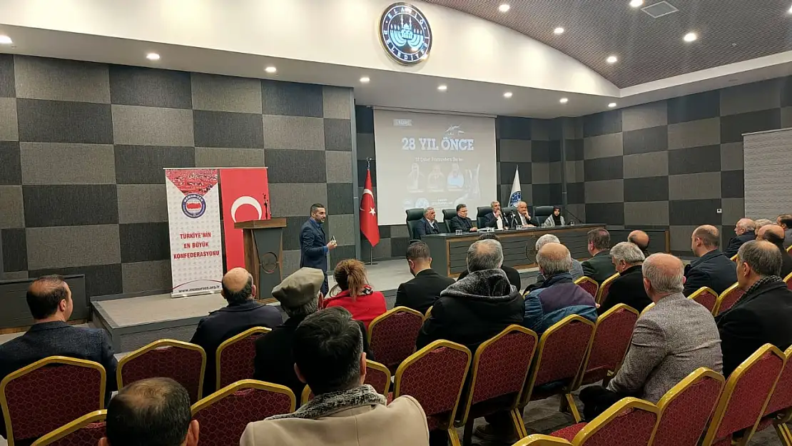 Elazığ Belediyesi’nden anlamlı panel