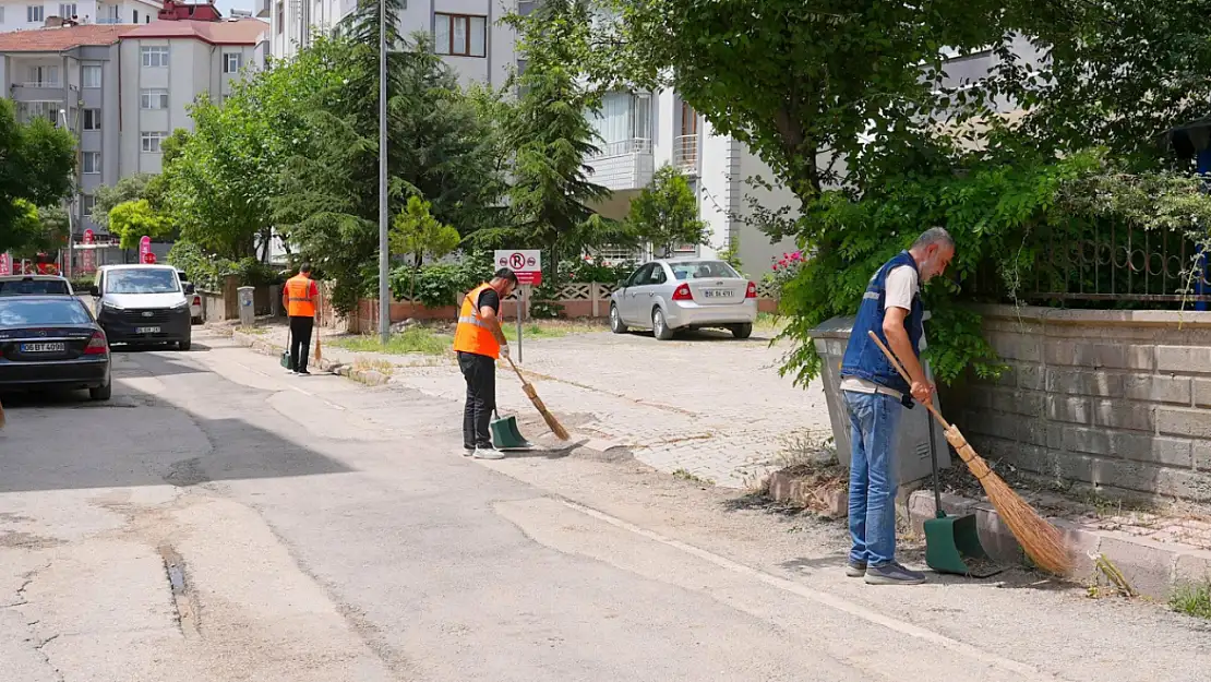 Cumhuriyet Mahallesi’nde kapsamlı temizlik çalışması