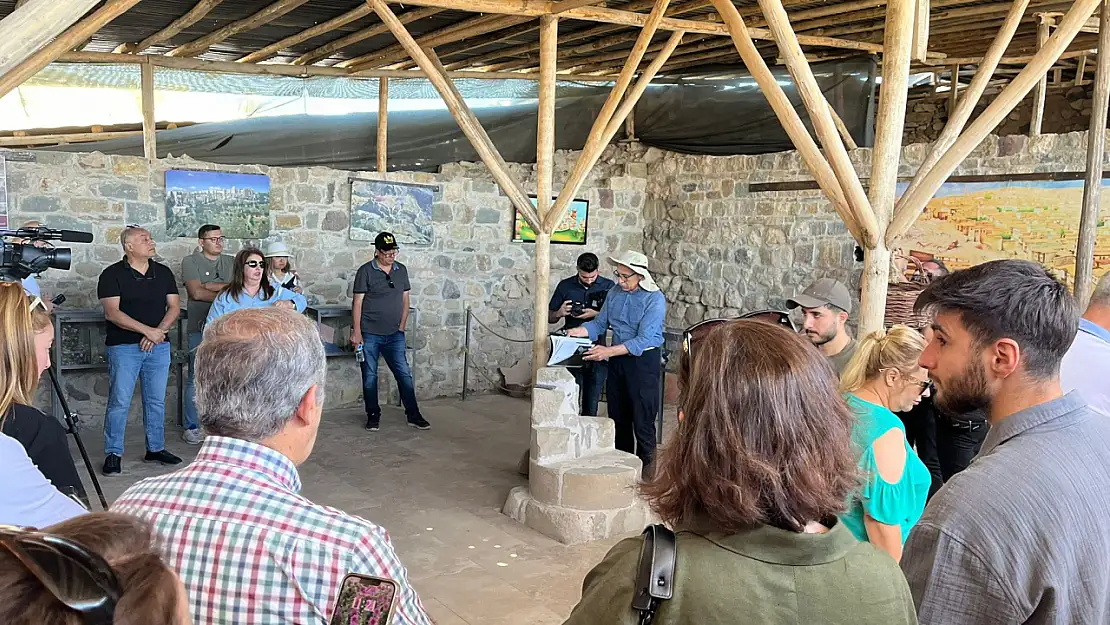 Elazığ’da bilim, tarih ve kültür Harput Kalesinde buluştu