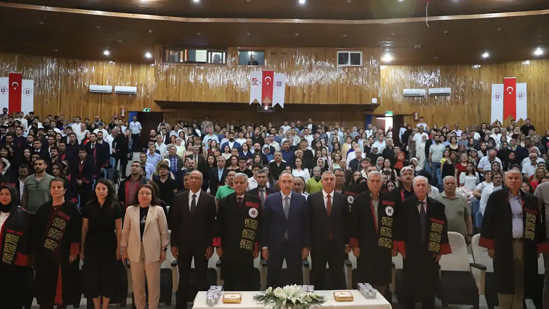 Fırat Üniversitesi’nde mezuniyet heyecanı