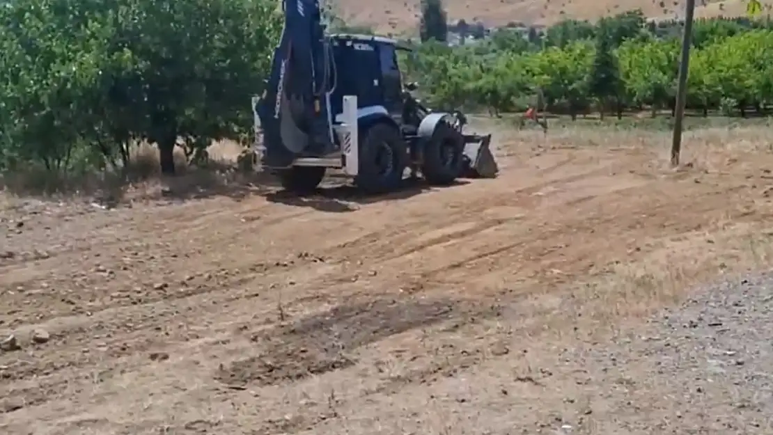 İl Özel İdaresi Sivrice sahilinde otopark düzenleme çalışmalarına başladı