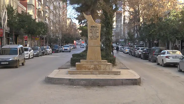Elazığ Belediyesi, Şehit İlhanlar Caddesi’nde yol yenileme çalışması başlatıyor