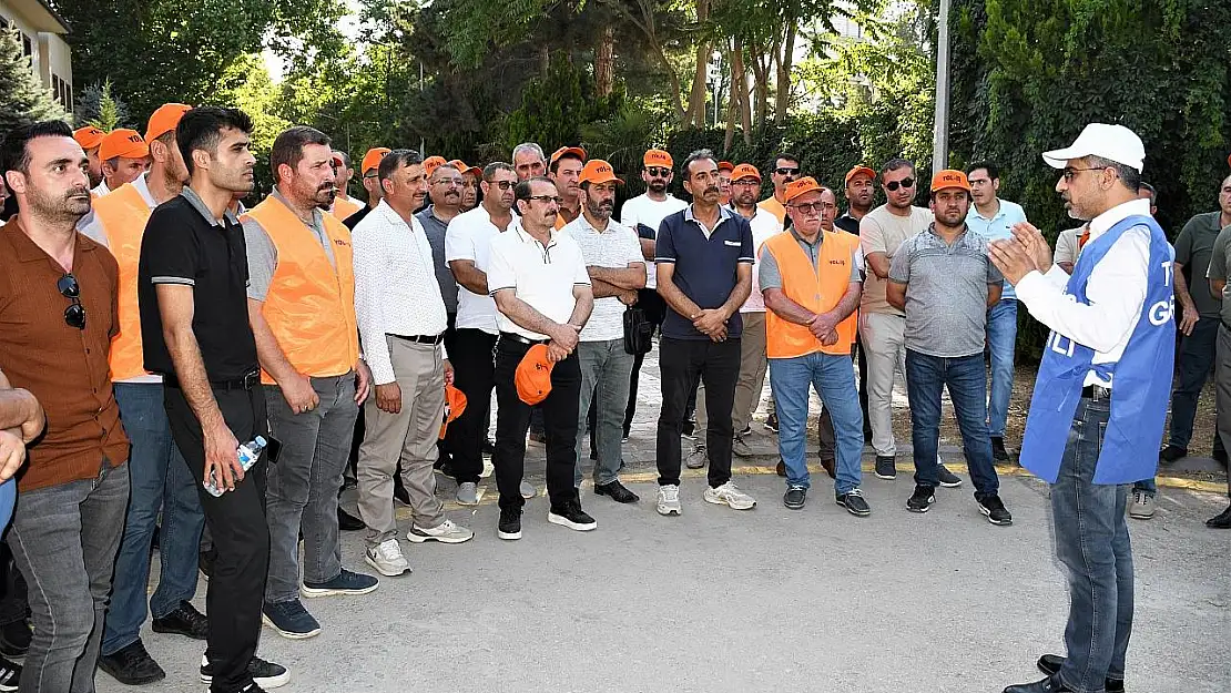 Kamu işçileri eylemlerini sürdürüyor