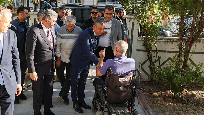 CHP Genel Başkanı Özel’den şehit ailesine ziyaret