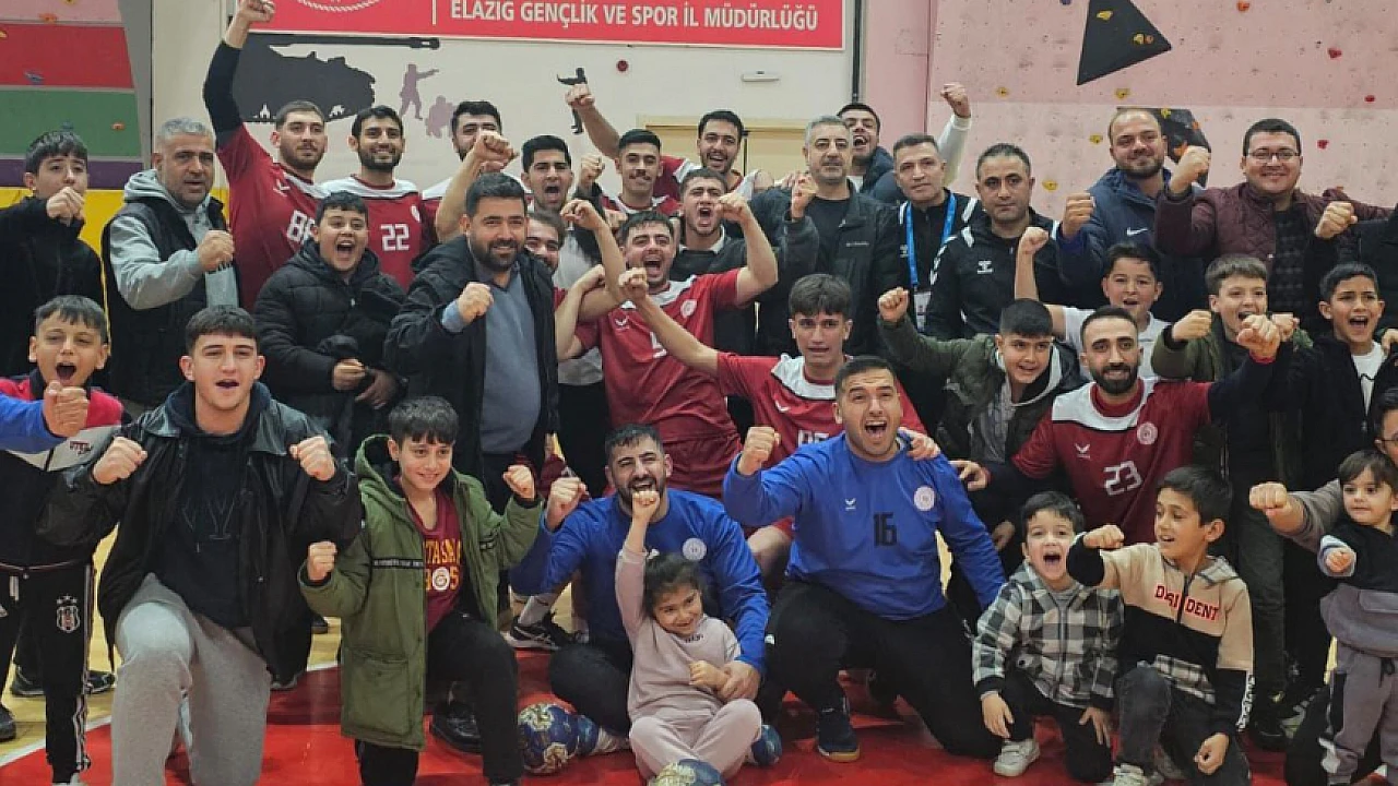 Elazığ Gsi̇m Sk Hentbol Takımı, Gaziantep Karşısında Fark Attı: 40-19