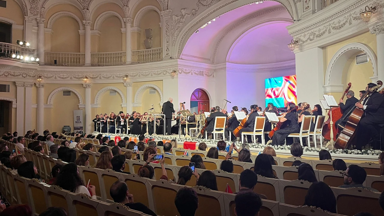 Azerbaycan’da Harput Senfonisi’ne Tam Not