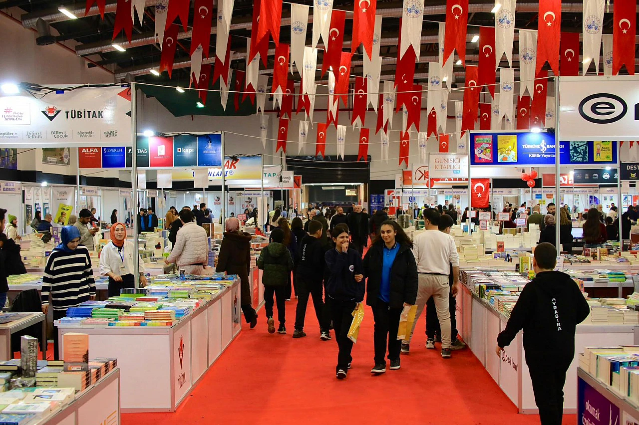 Elazığ Belediyesi 6. Kitap Fuarı sona erdi