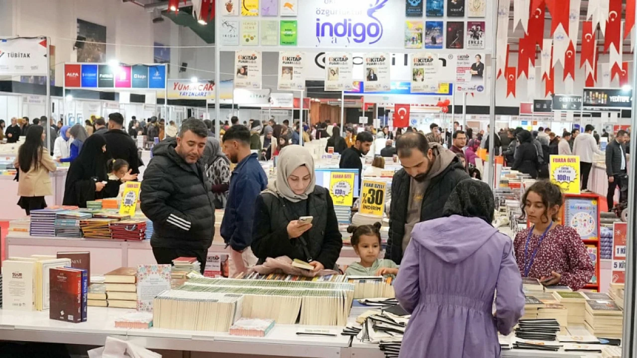 Elazığ Belediyesi 6. Kitap Fuarı Son Gününde Ziyaretçilerini Ağırladı