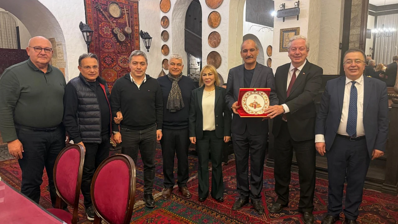 Harput Senfonisi’nin Gerçekleşmesinde Emeği Geçenlere Plaket Verildi