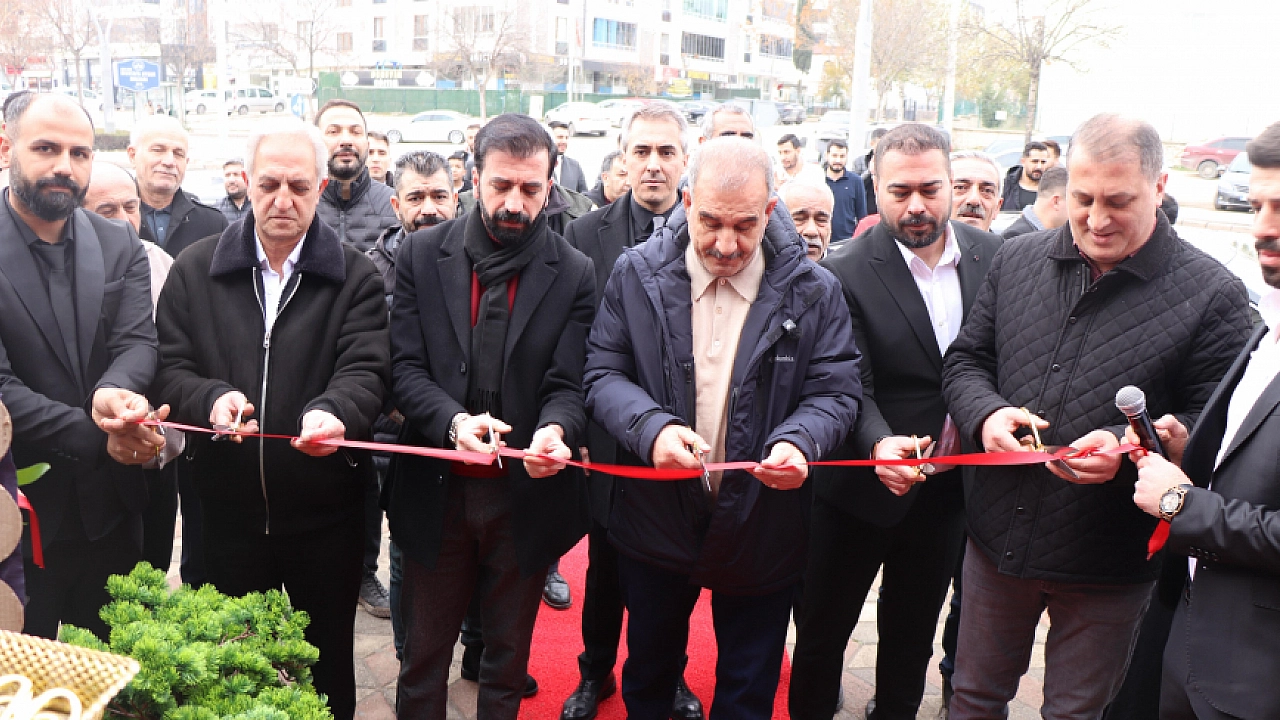 Başkan Alan İşyeri Açılışına Katıldı