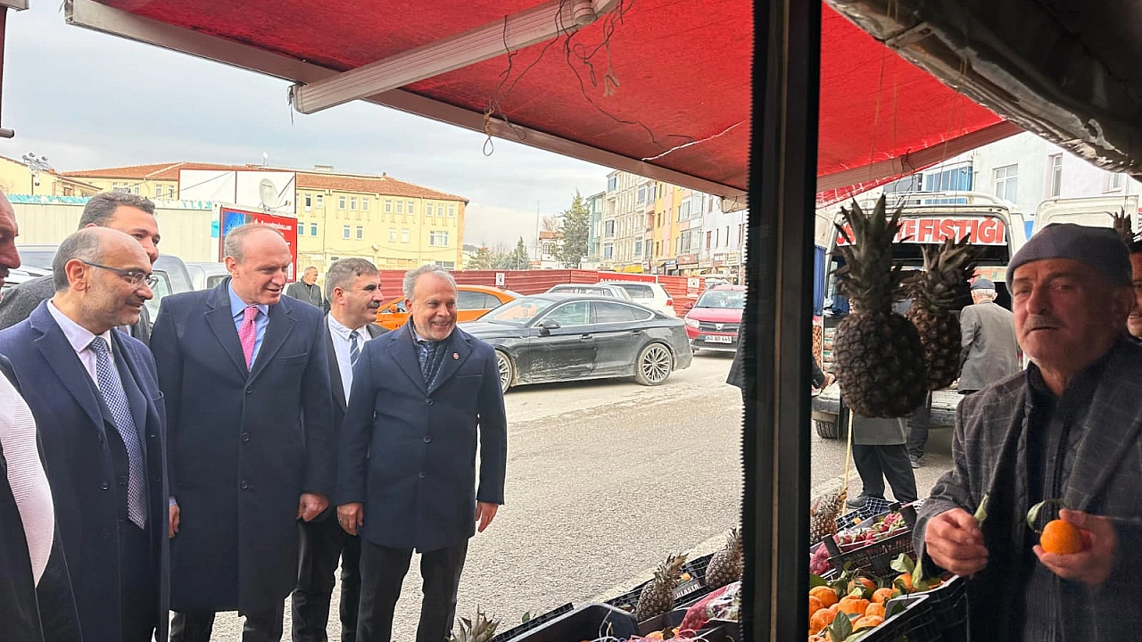 YRP GENEL BAŞKAN YARDIMCISI ÖZTÜRK İLE MKYK ÜYESİ GÜL TOKATLILARLA BİR ARAYA GELDİ