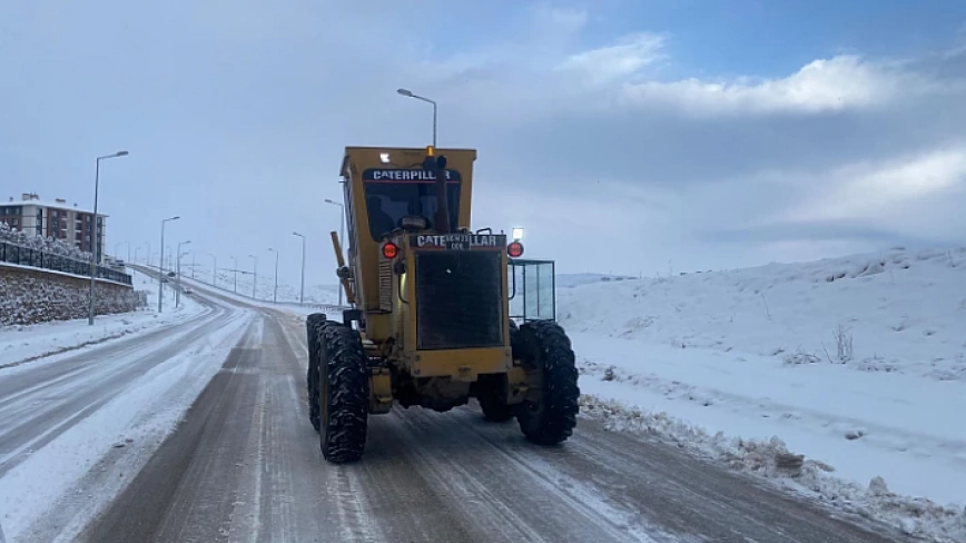 Elazığ’da 355 Köy Yolu Ulaşıma Kapalı