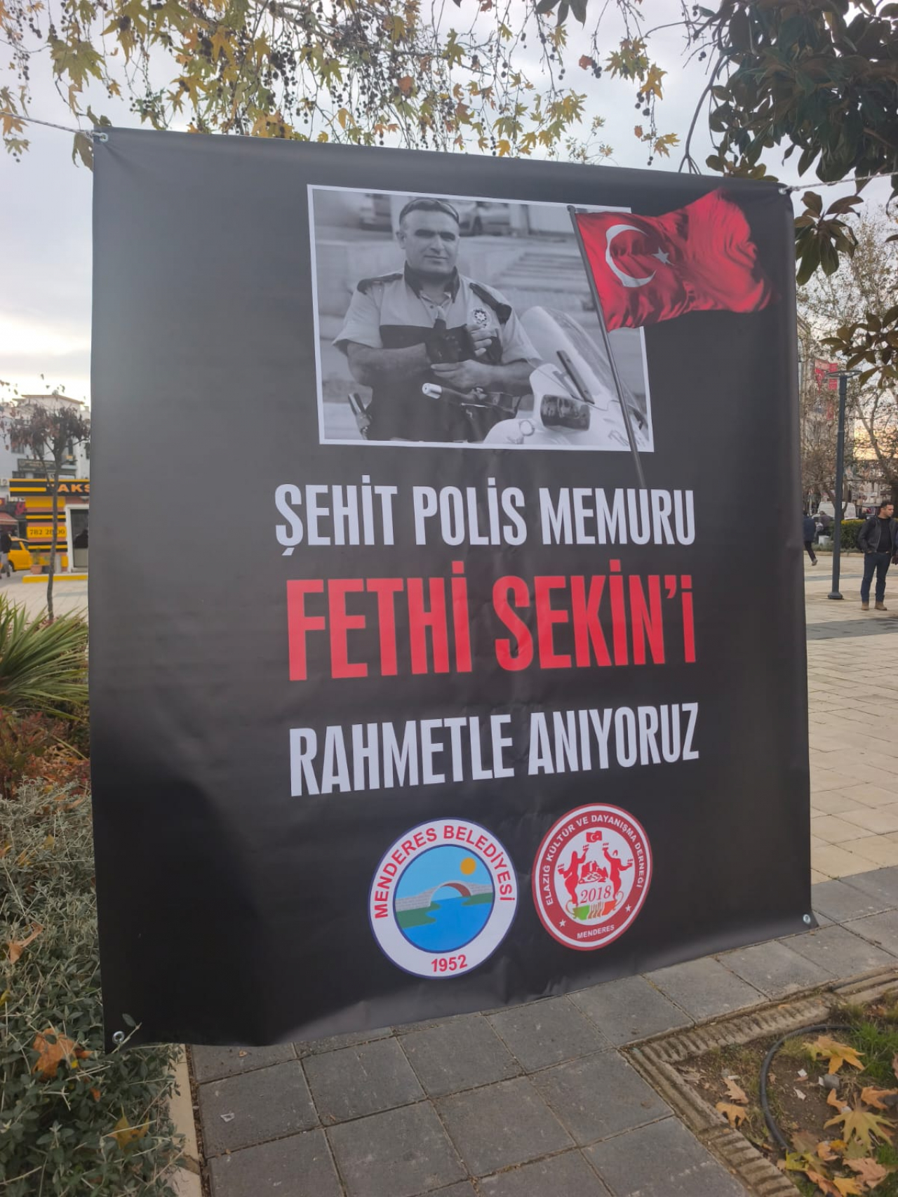Şehit Fethi Sekin anısına Menderes'te lokma dağıtıldı