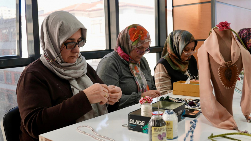 Elazığ Belediyesi ‘Kadın El Emeği ve Kültürel Miras’ Kursları Devam Ediyor