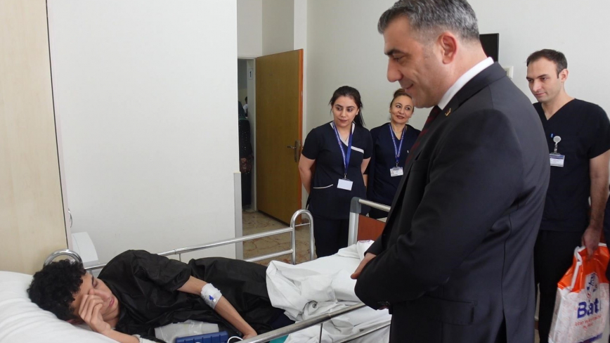 Fırat Üniversitesi Hastanesi’nden karne sevincine anlamlı destek