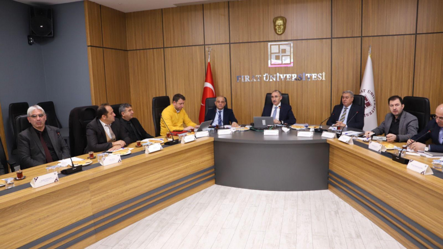 Fırat Üniversitesinde İdari Yöneticilerle Değerlendirme Toplantısı Yapıldı