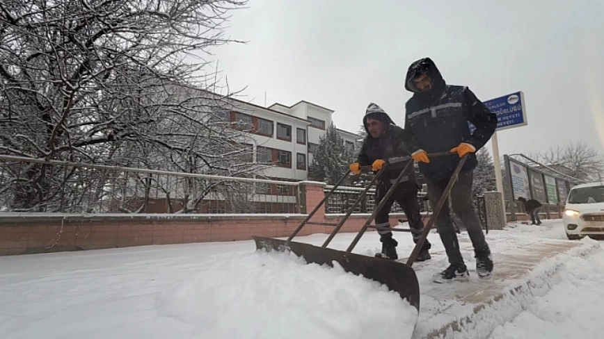 Elazığ Belediyesi Gazi Caddesi’nde Kar Küreme Çalışmaları Yapacak