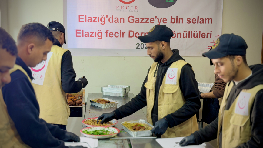 Fecir Derneği’nden Han Yunus’ta Bin Kişilik İftar Organizasyonu