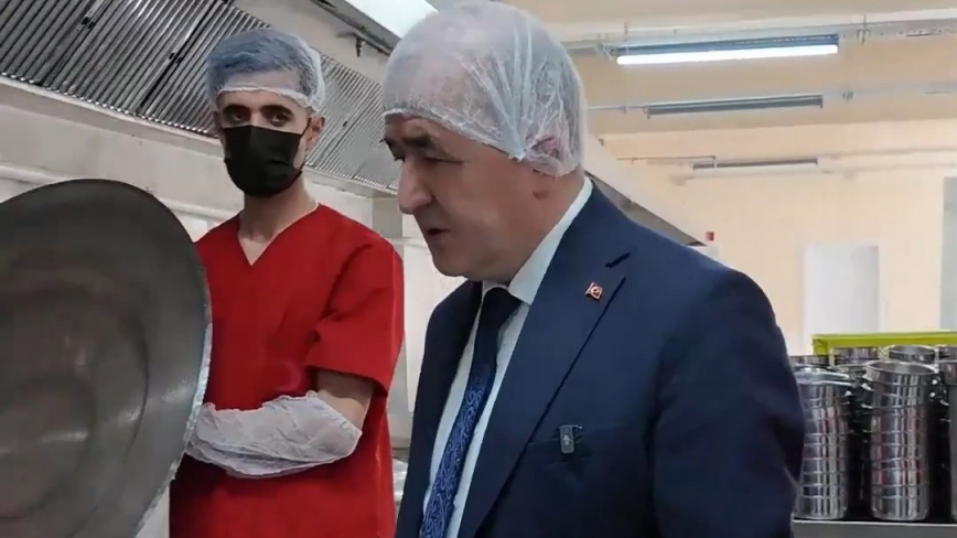 Vali Hatipoğlu Kızılay Aşevinde İncelemelerde Bulundu