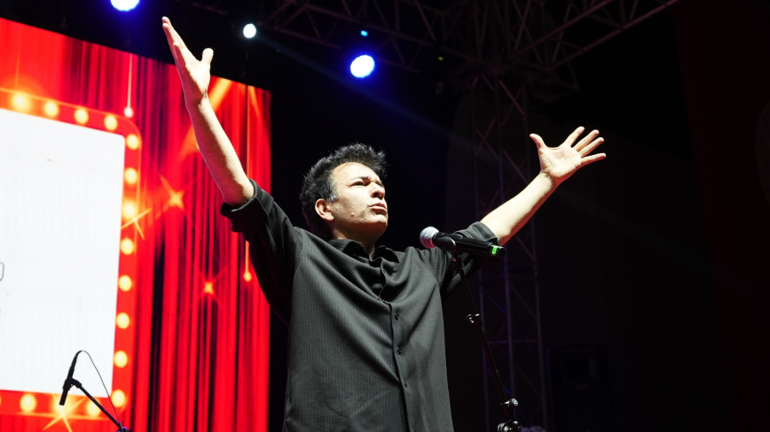 Sanatçı Oğuz Aksaç, Elazığlılarla Buluştu