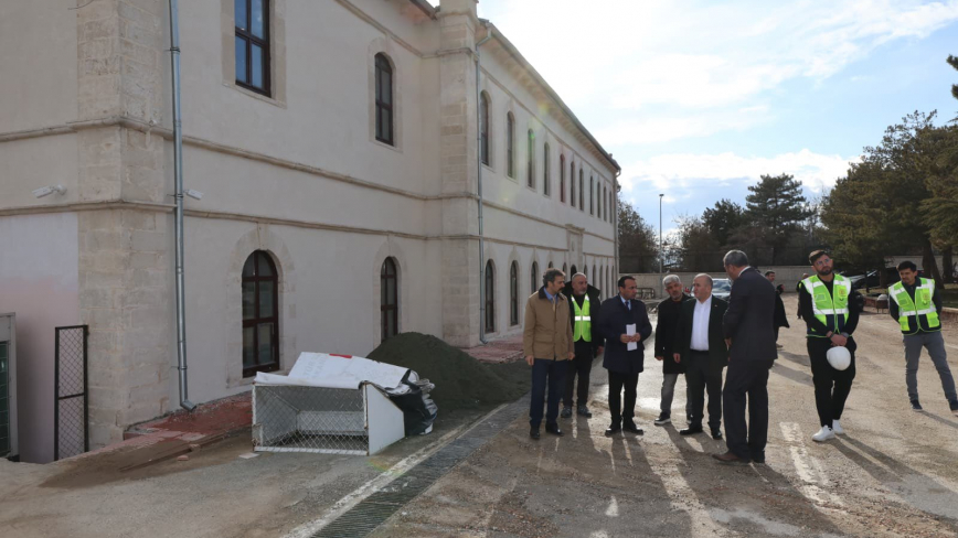 Vali Hatipoğlu Tarihi Mekteb-i İdad-i Binasına İncelemelerde Bulundu