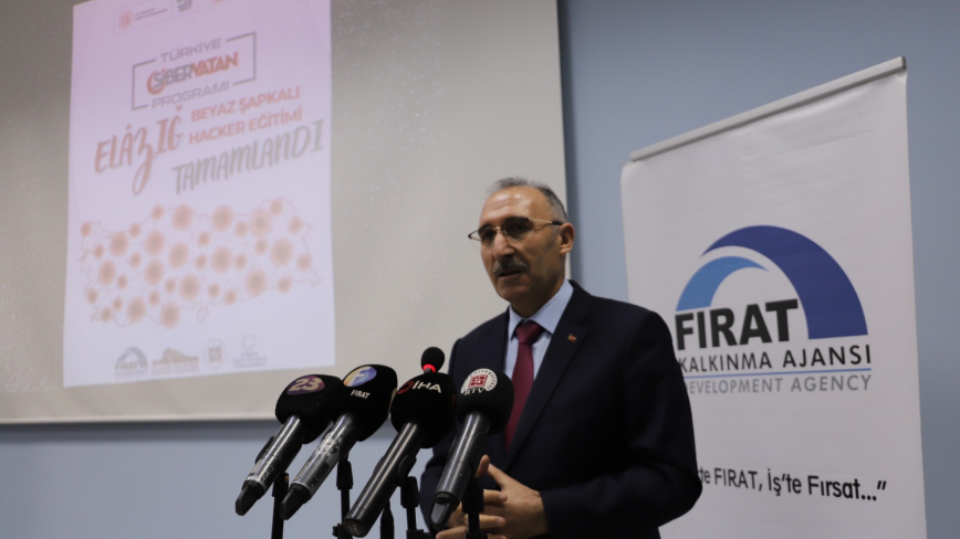 ‘Türkiye Siber Vatan’ Programını Tamamlayan Öğrencilere Sertifika Verildi