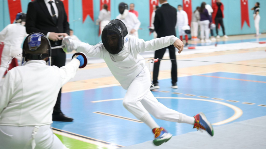 Elazığ Eskrimde Gücünü Gösterdi