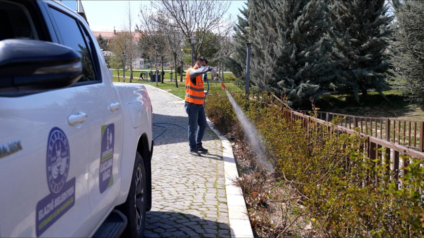 Elazığ Belediyesi İlaçlama Çalışmalarını Sürdürüyor