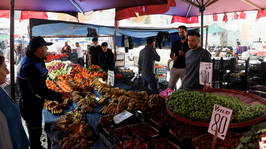 Zabıtadan Pazar Yerlerine Sıkı Denetim