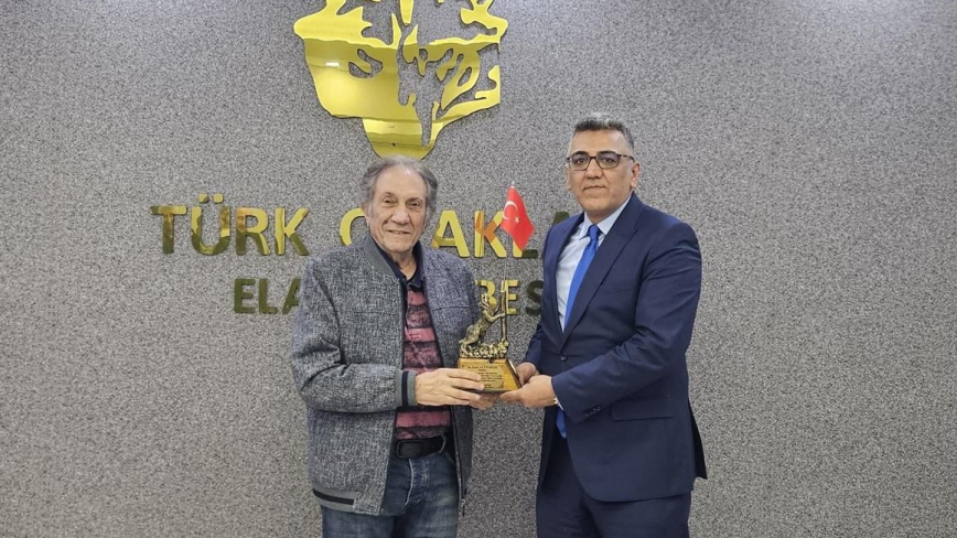 İzzet Altınmeşe’den Türk Ocakları Elazığ Şubesi’ne Ziyaret