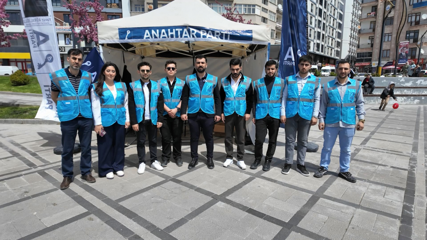 Anahtar Parti Elazığ İl Başkanlığı’ndan 23 Nisan’a Anlamlı Kutlama